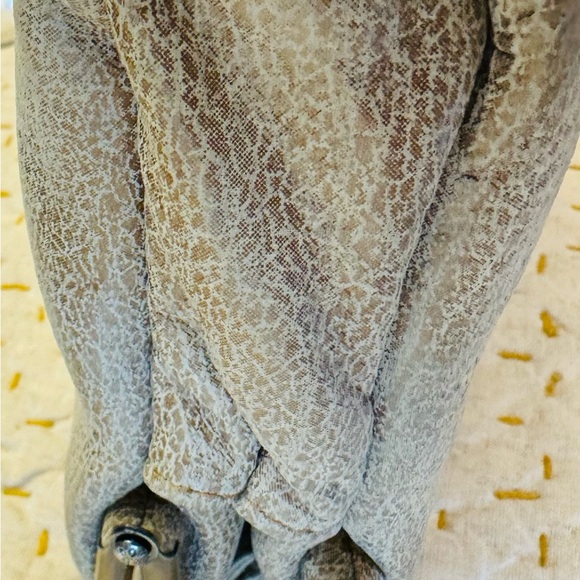 Lovely soft calfskin leather burnished gold over cream small purse. Like new. - Picture 7 of 14